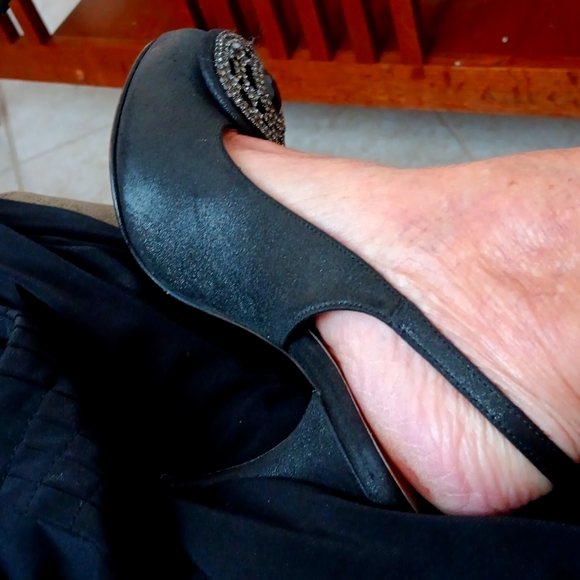 Stuart Weitzman stunning black evening, sling black 51/2. - Picture 3 of 7